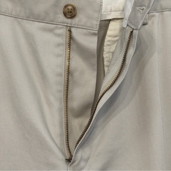 LL Bean Men’s Comfort Waist Beige Chino Pants Size 38x30 - Picture 3 of 5